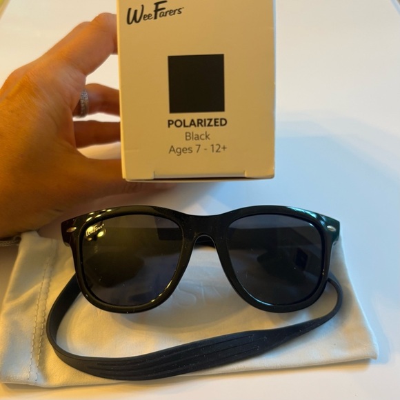 Kids Polarized Sunglasses by WeeFarers - Classic Black for ages 7-12 - Picture 4 of 9